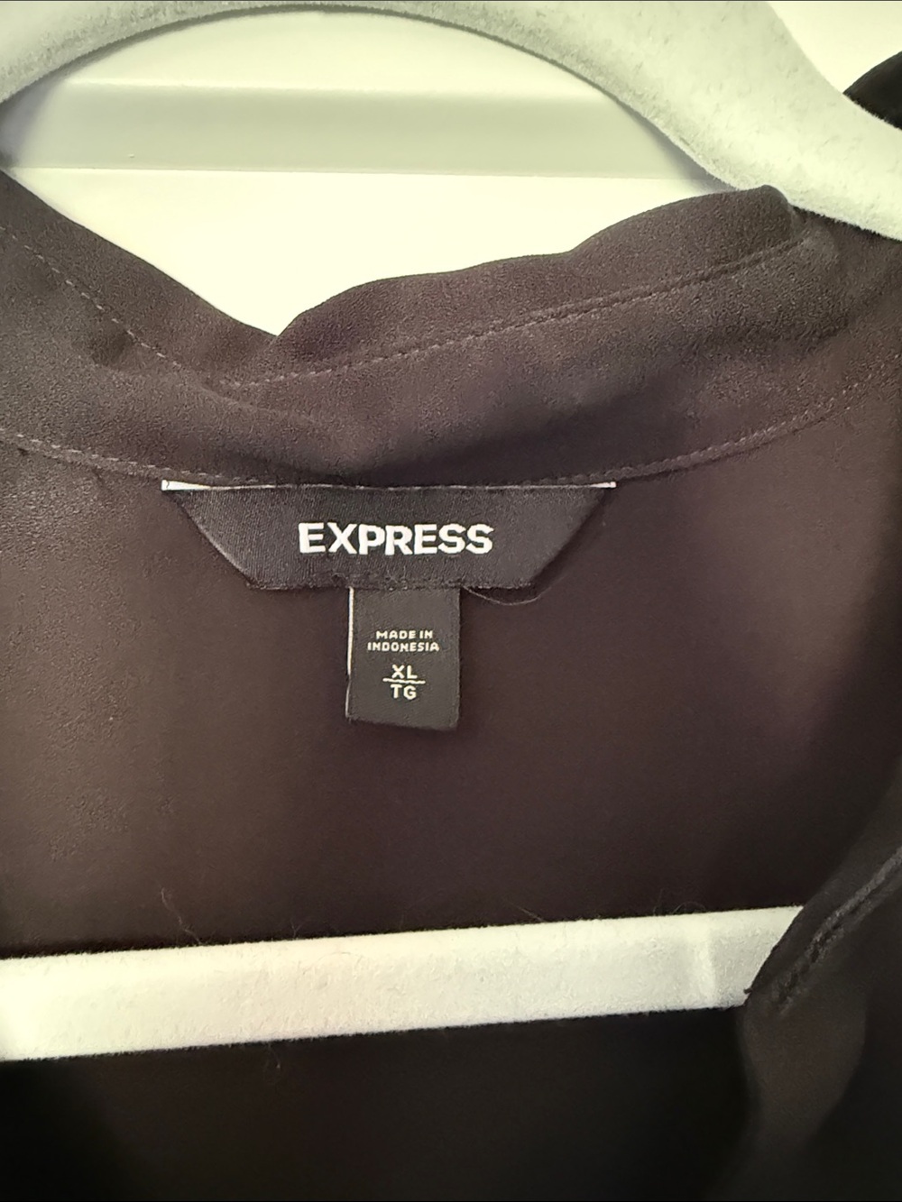 Express Black Long-Sleeve V-Neck Button Cuff Blouse - Picture 2 of 6